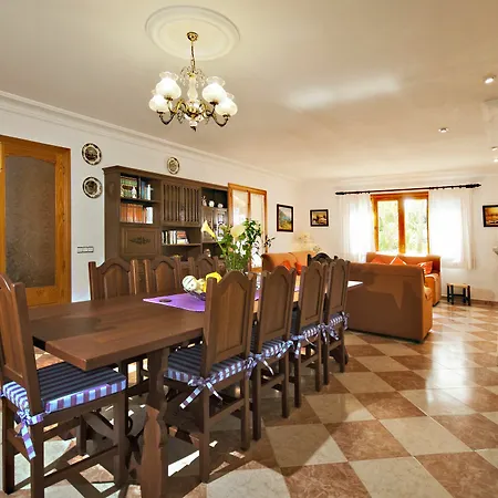 Rosaleda Villa
